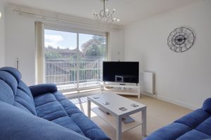 Lounge/Diner- click for photo gallery